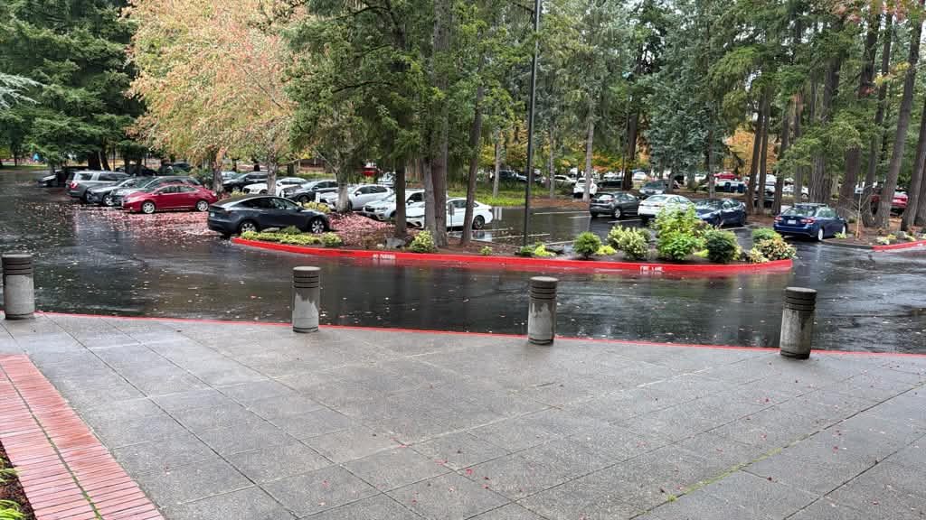 Parking in front of the Five Centerpointe building in Lake Oswego